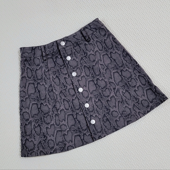 Karlie Brown Snake Print Skirt Button Front Size Small - Picture 5 of 11